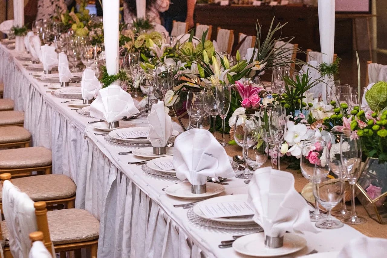 Ile można zarobić na domu weselnym? Analiza zysków i kosztów