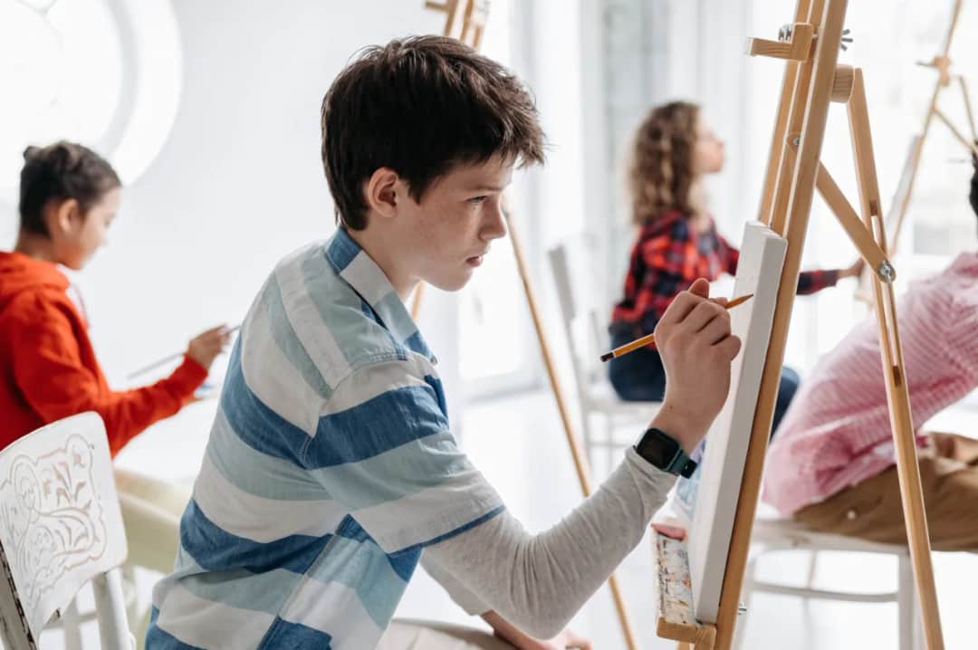Zajęcia z malarstwa dla dzieci – odkryj najlepsze kursy w miastach