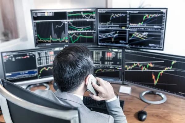 Praca na giełdzie: od maklera po analityka finansowego