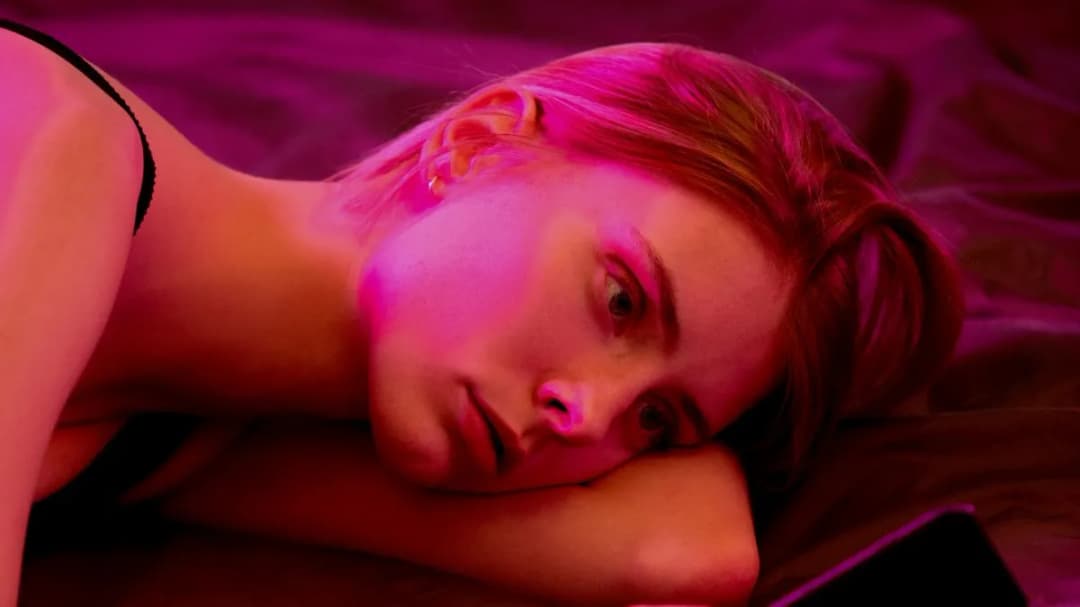 Zarobki na kamerkach internetowych: realia, stawki i zagrożenia