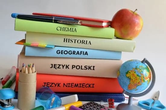 Podręczniki szkolne: jak wybrać najlepsze dla Twojego dziecka?