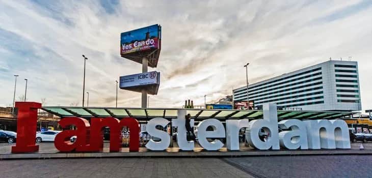 Ile można zarobić w Holandii? Zarobki i koszty życia - analiza